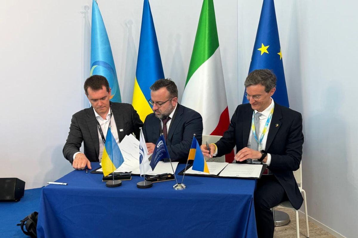 Signing the contract